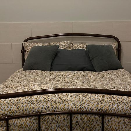 Beanies Lornestreet Four Bed House Apartment Swindon Bagian luar foto