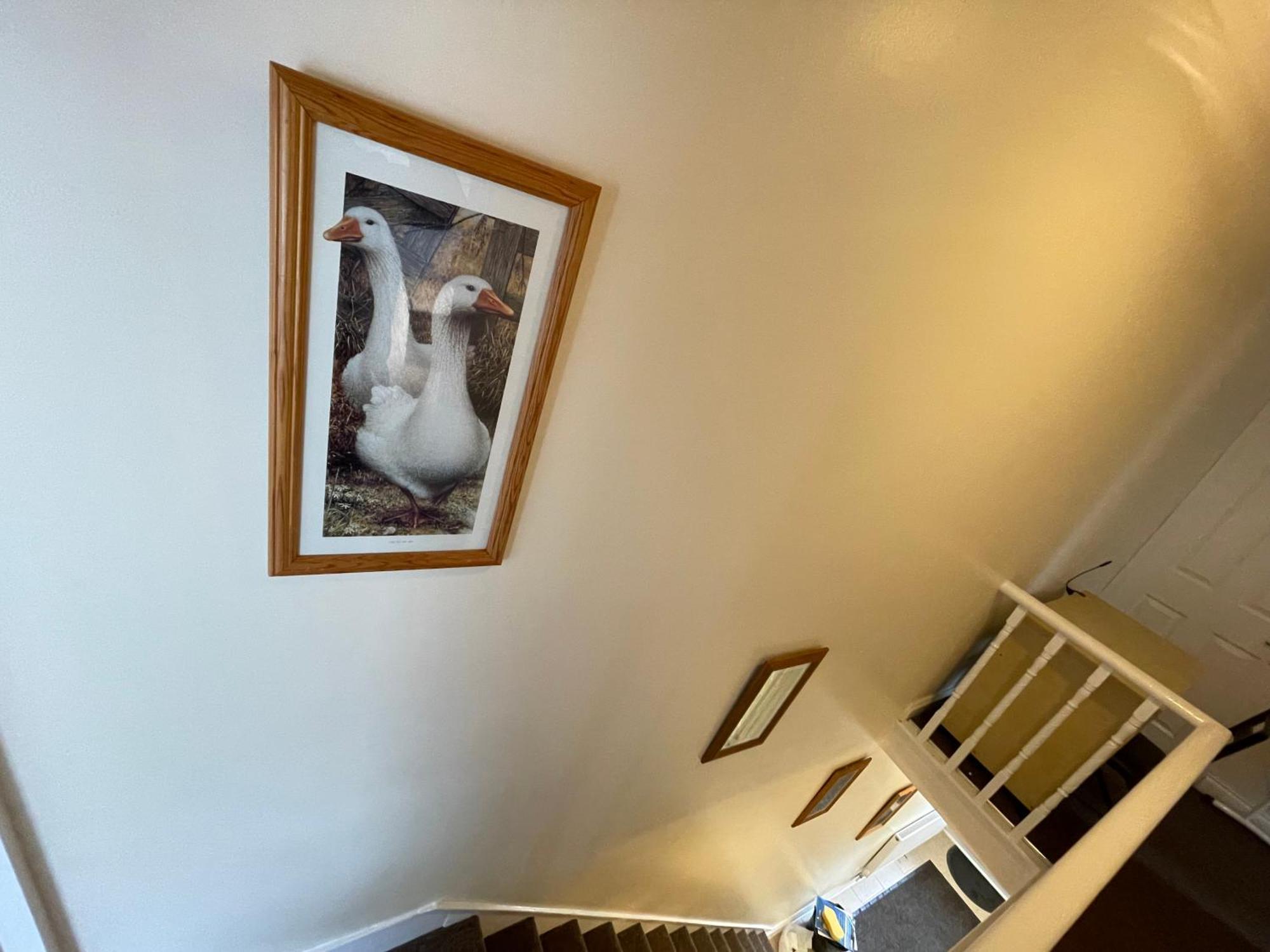 Beanies Lornestreet Four Bed House Apartment Swindon Bagian luar foto