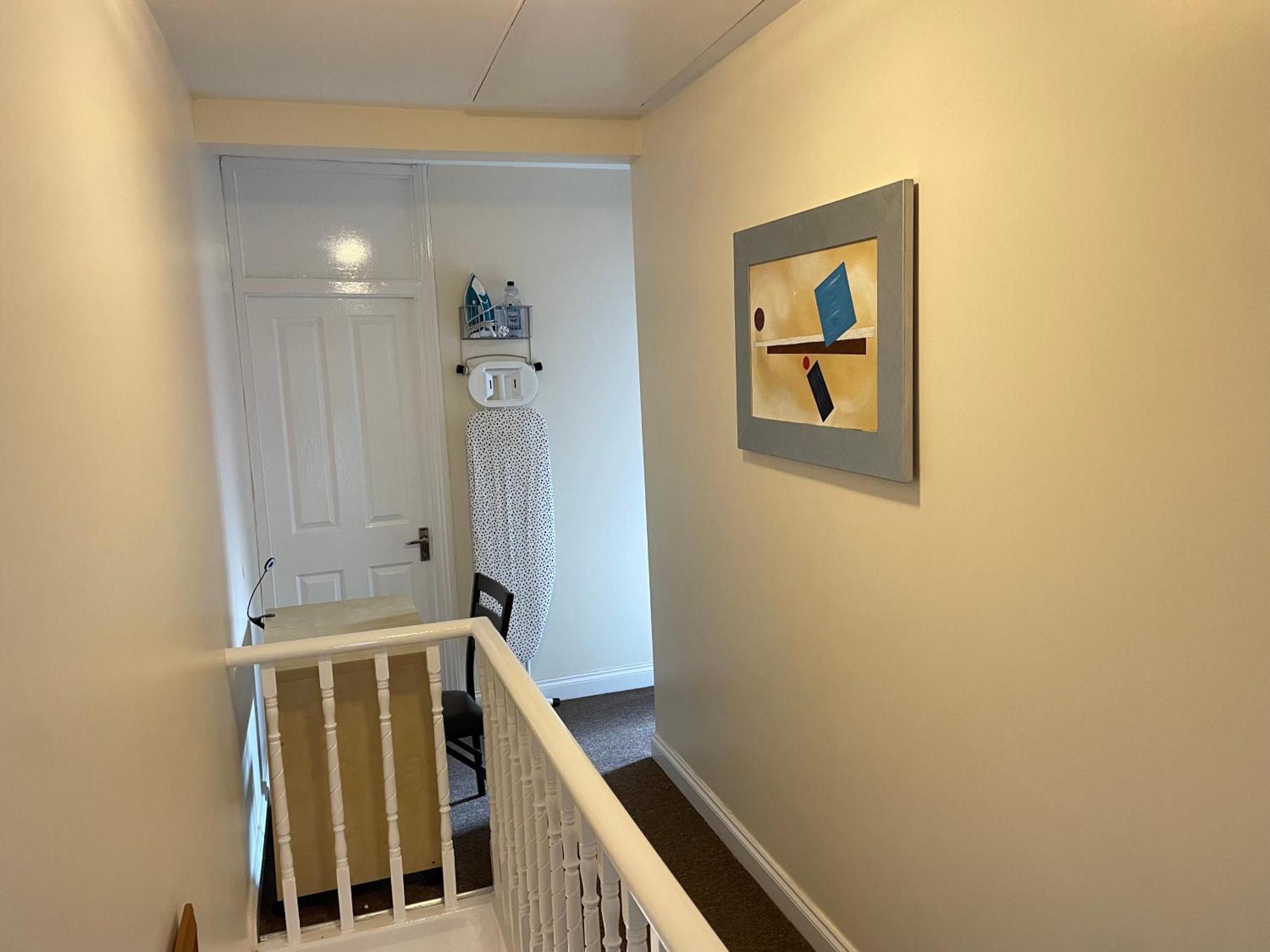 Beanies Lornestreet Four Bed House Apartment Swindon Bagian luar foto
