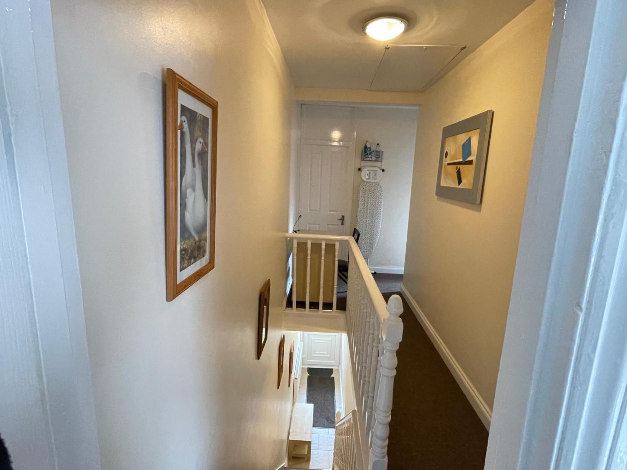 Beanies Lornestreet Four Bed House Apartment Swindon Bagian luar foto